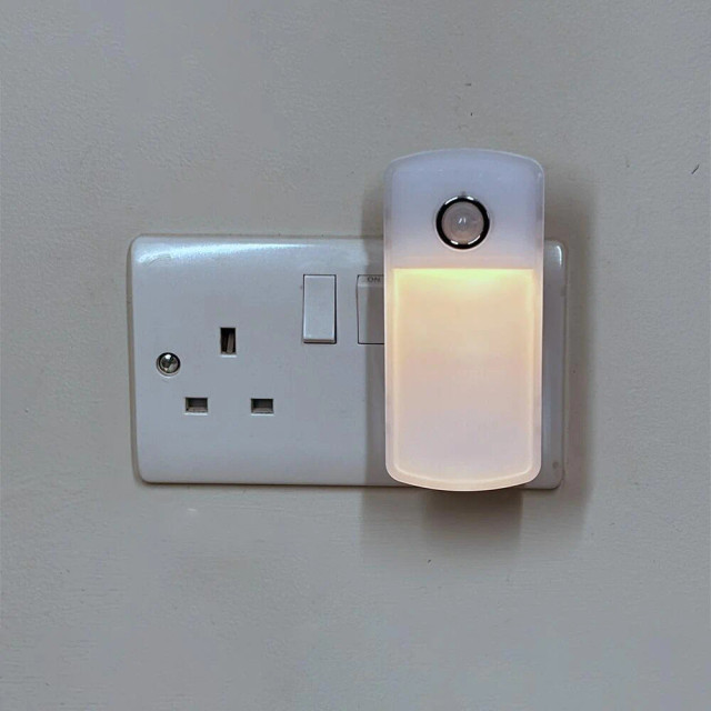 Guide light with lift off torch